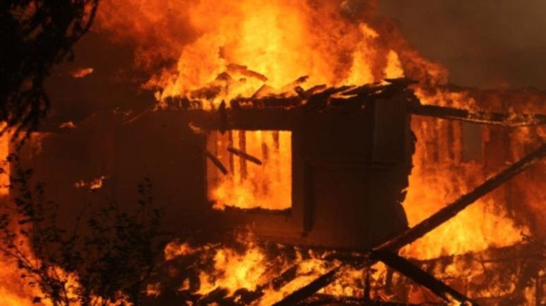 Mơ thấy cháy nhà là điềm gì - Báo hiệu mất mát, mất an toàn